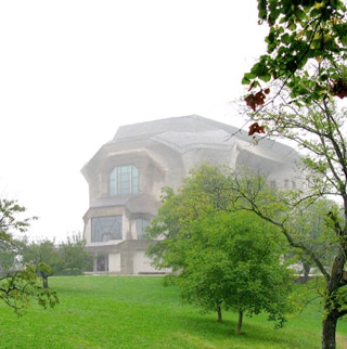 Frühes Gebäude in Ortbeton